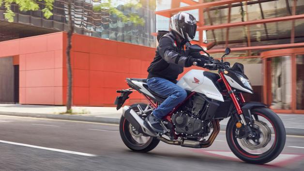 Honda CB750 Hornet: Έφτασε στην Ελλάδα 